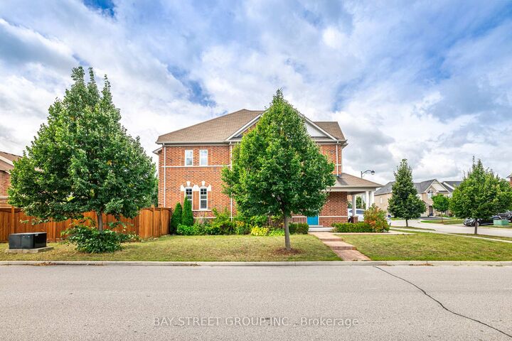 Property Photo:  4 Courtland Crescent  ON L9N 0B2 