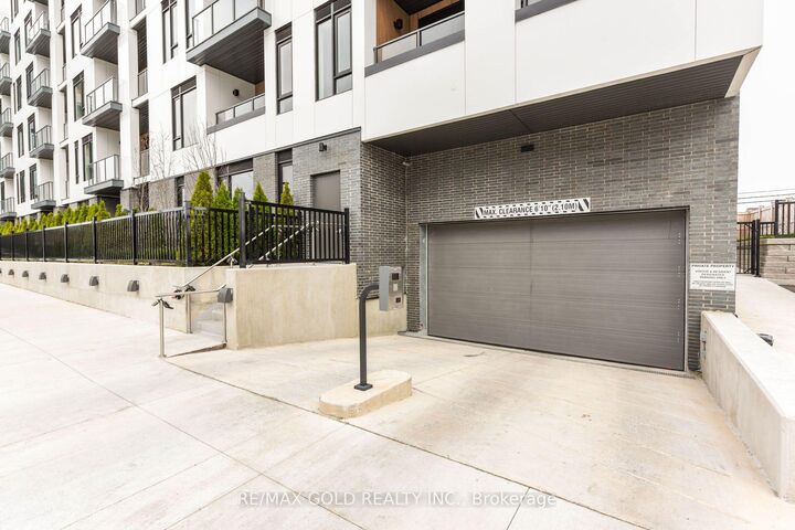 Property Photo:  1440 Clarriage Court 514  ON L9E 1B3 