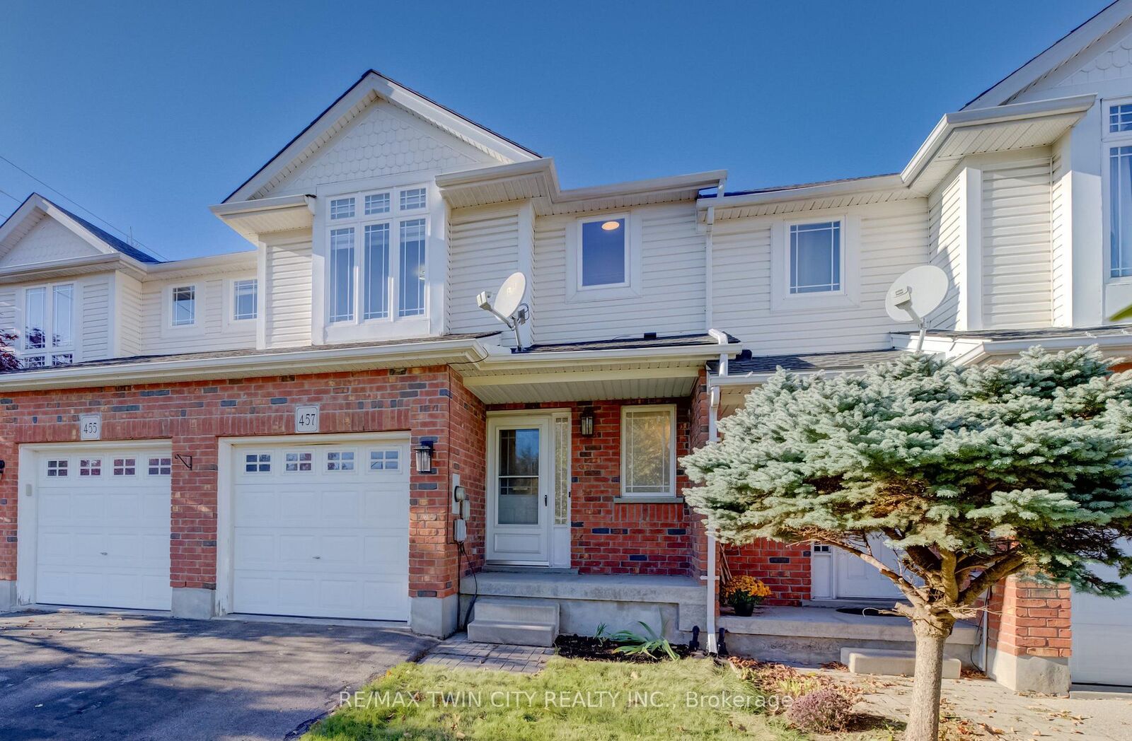Property Photo:  457 Annapolis Court  ON N2K 4E7 