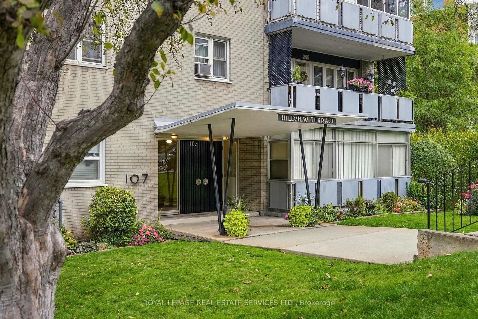 Property Photo:  107 St. Joseph's Drive 208  ON L8N 2G1 