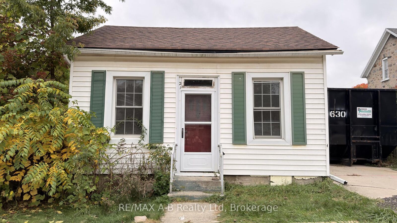 Property Photo:  21 Henry Street  ON N1R 3V8 