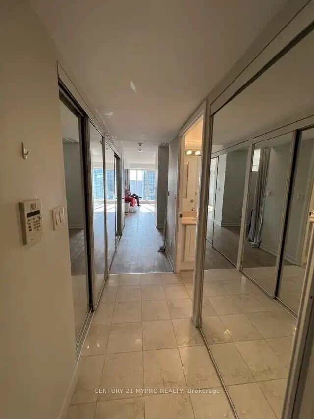 Property Photo:  210 Victoria Street W 3609  ON M5B 2R3 