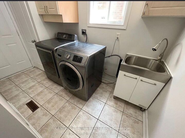Property Photo:  52 Owl Ridge Drive  ON L4S 1P8 