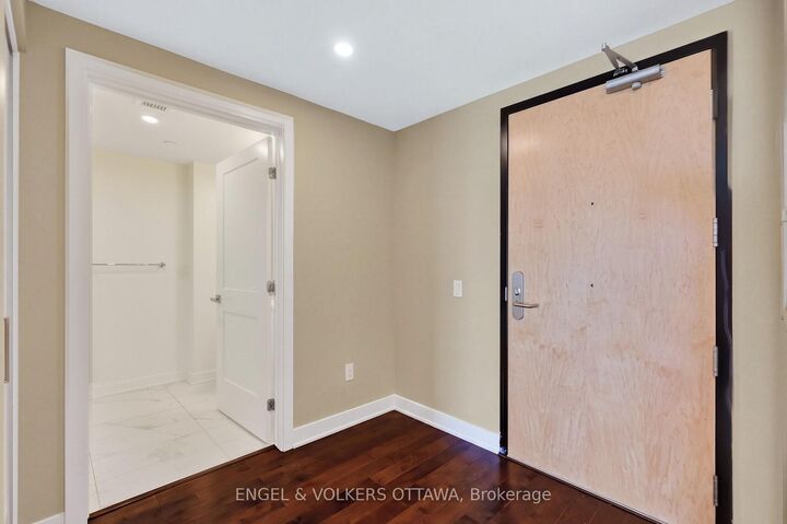 Property Photo: 340 Queen Street 2104 ON K1R 5A5