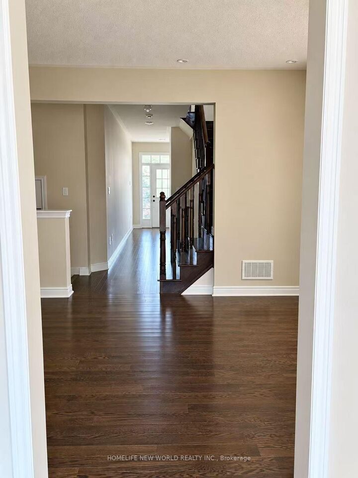 Property Photo:  7 Port Arthur Crescent  ON L4E 1B5 