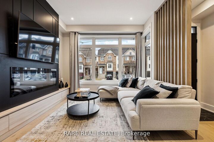 Property Photo:  21 Twenty Ninth Street  ON M8W 3A9 