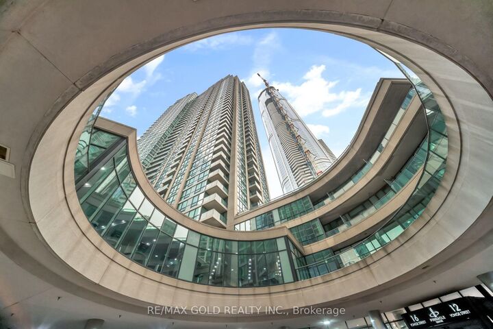 Property Photo: 16 Yonge Street 1808 ON M5E 2A1