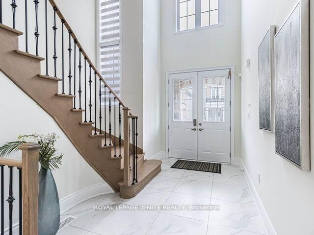 Property Photo:  