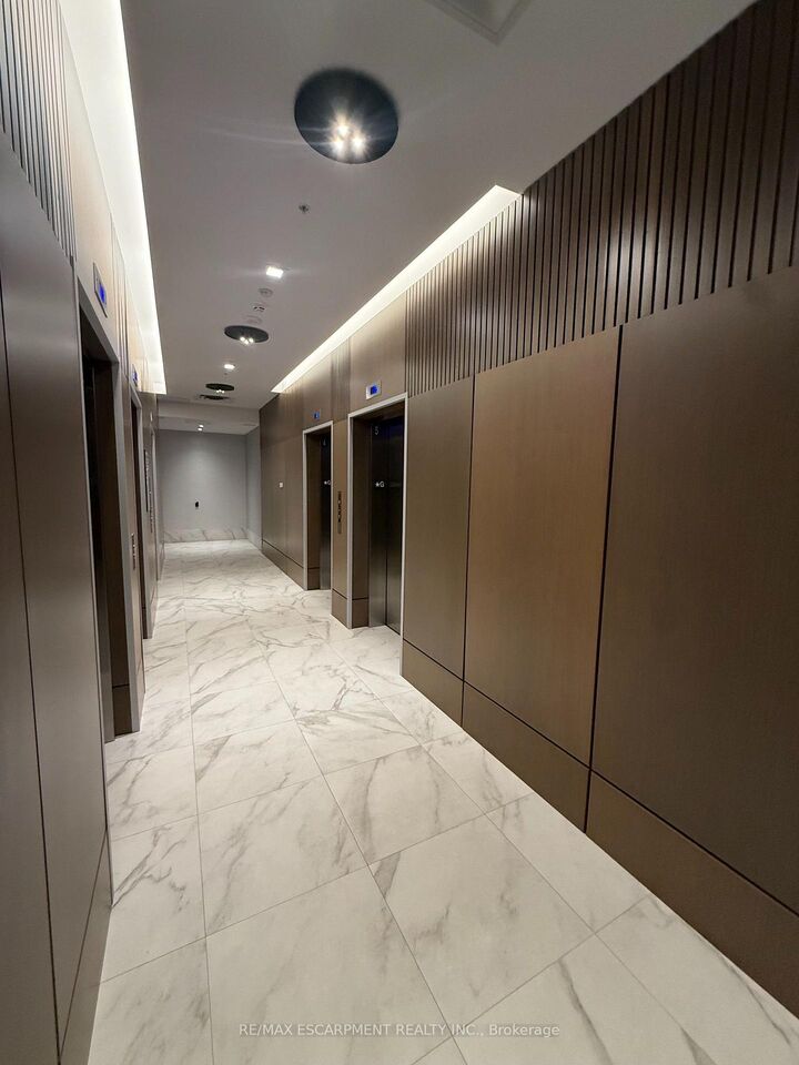 Property Photo:  75 James Street S 526  ON L8P 2Y9 