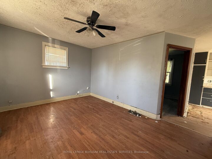 Property Photo: 36 Wallace Terrace W ON P6C 1K1