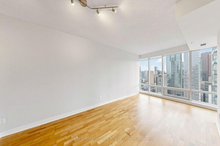 Property Photo:  295 Adelaide Street W 3906  ON M5V 0L4 