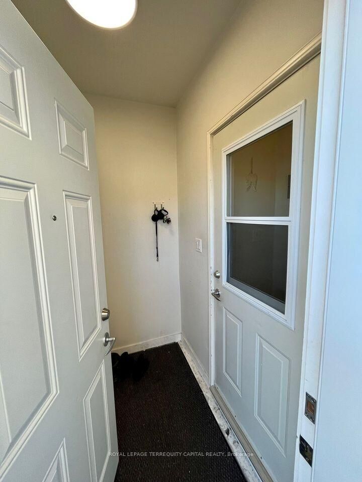Property Photo: 48 Nicole Marie Avenue Lower ON L4M 6Y6