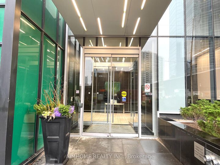Property Photo:  9 Bogert Avenue 3104  ON M2N 0H3 