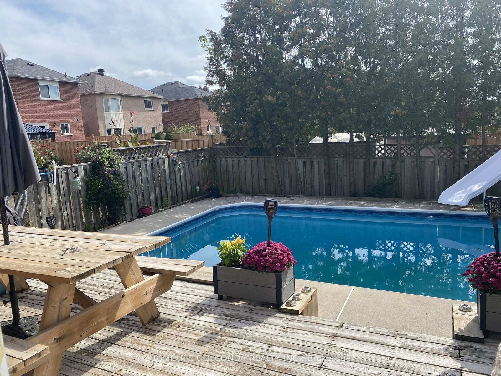 Property Photo:  17 Hartrick Place  ON L1R 2C3 