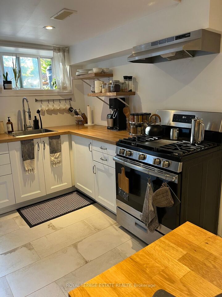 Property Photo:  92 Kenilworth Avenue  ON M4L 3S5 