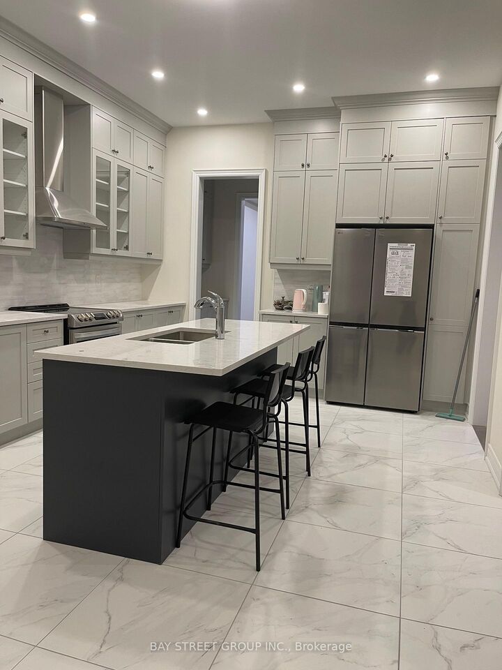 Property Photo:  56 Bud Leggett Cres Crescent Room  ON L4P 0B7 