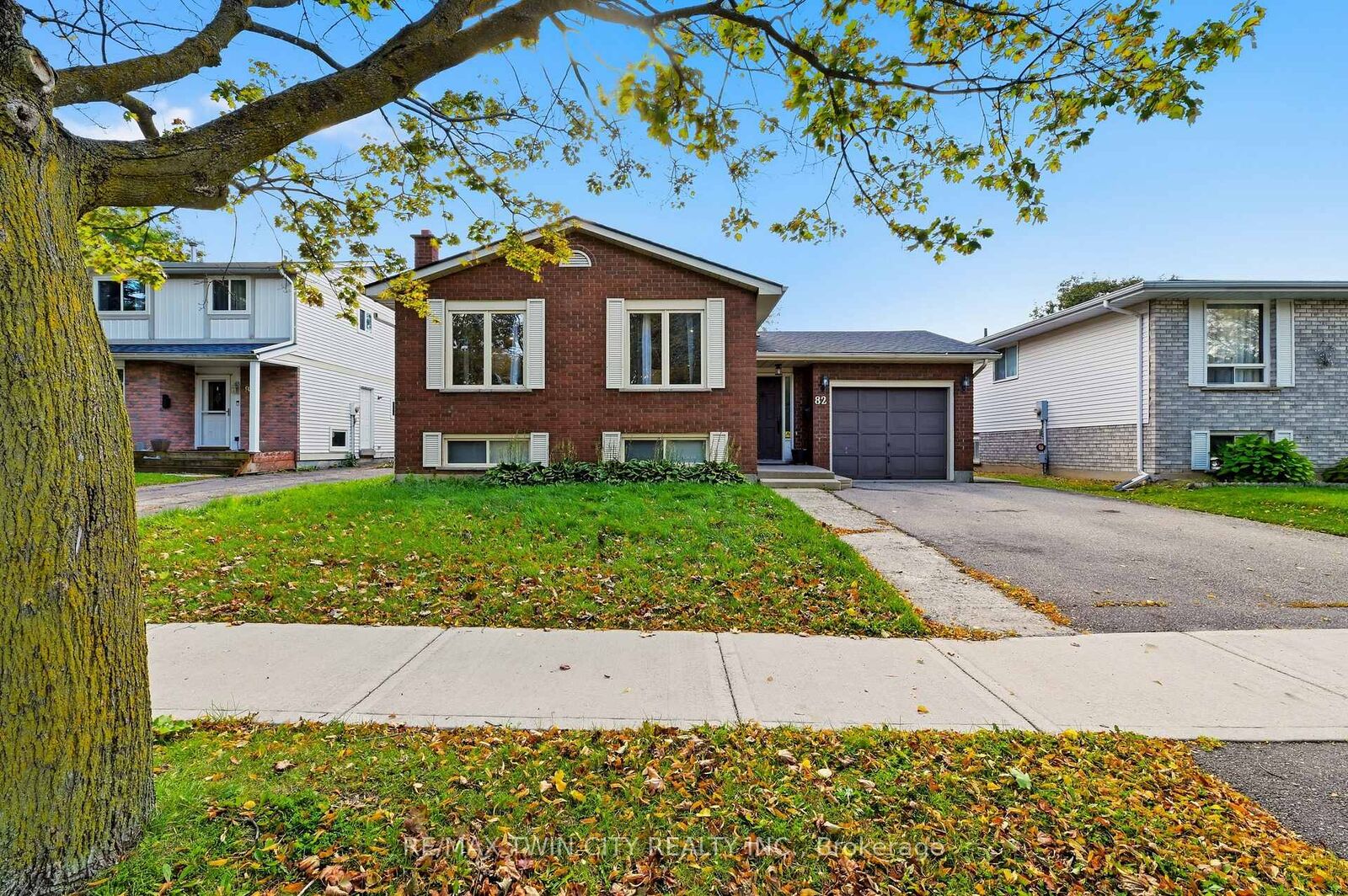Property Photo:  82 Beaver Crescent  ON N3P 1H8 