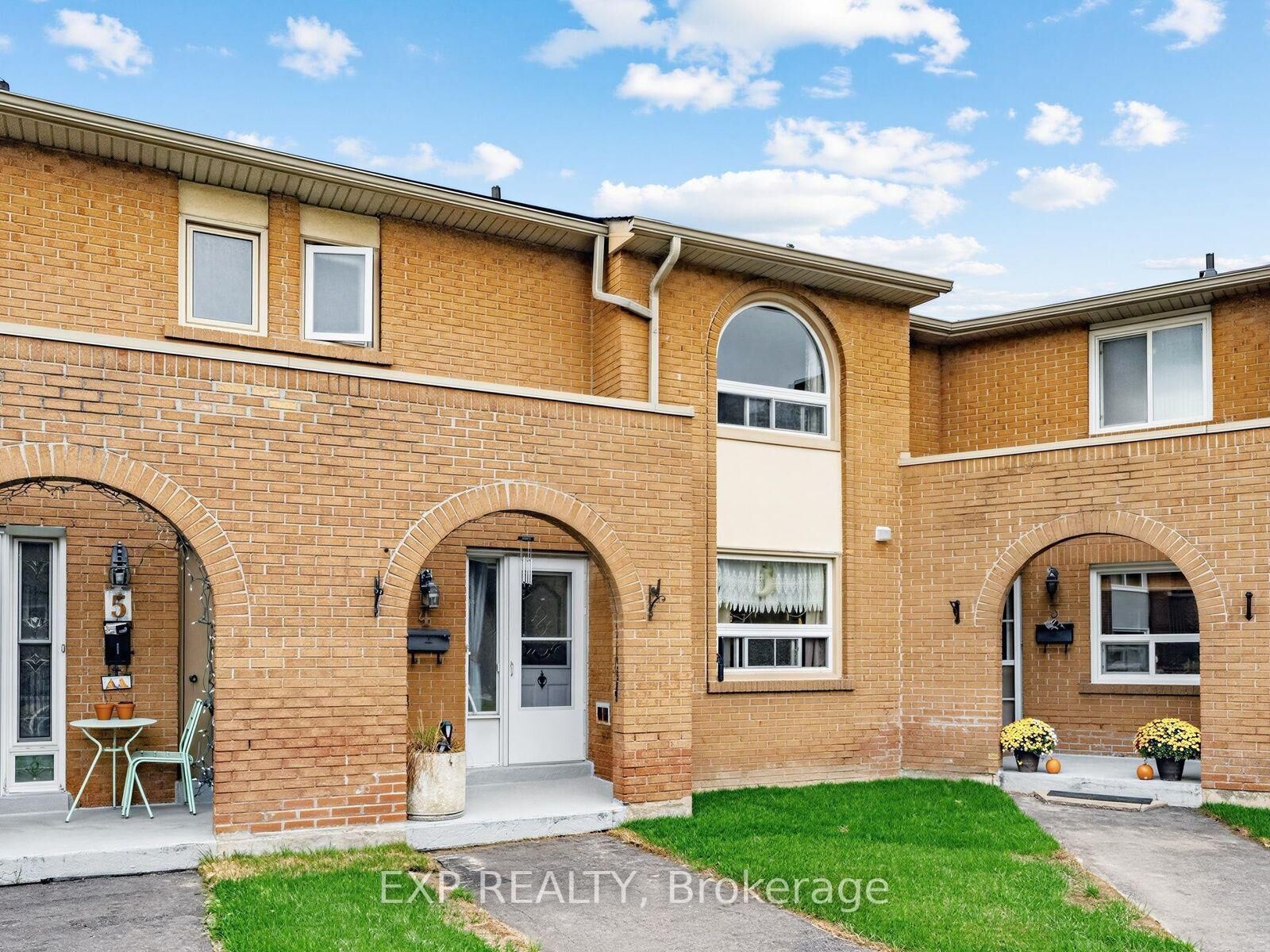 Property Photo:  1180 Mississauga Valley Boulevard 4  ON L5A 3M9 