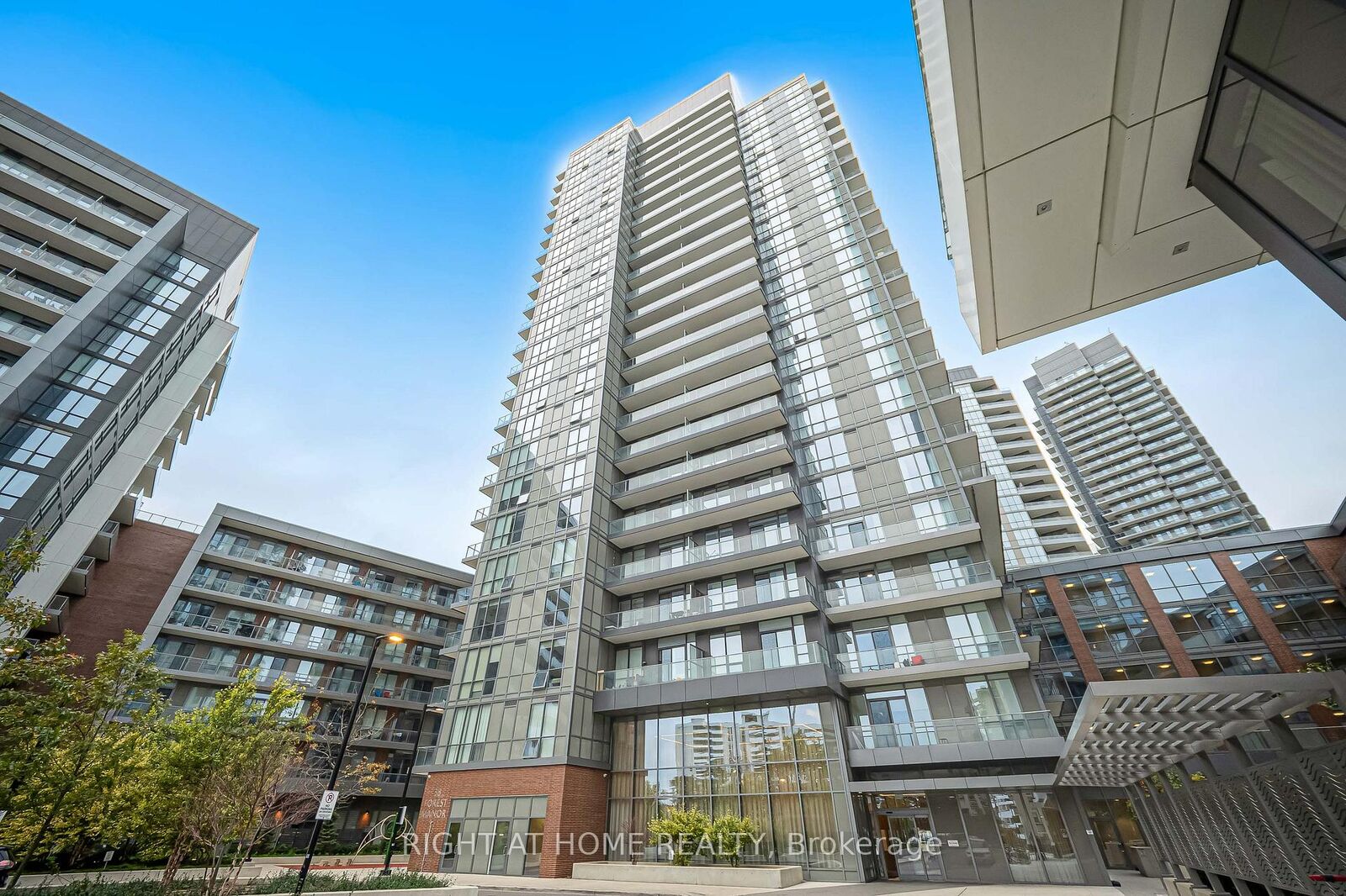Property Photo:  38 Forest Manor Road 405  ON M2J 1M1 