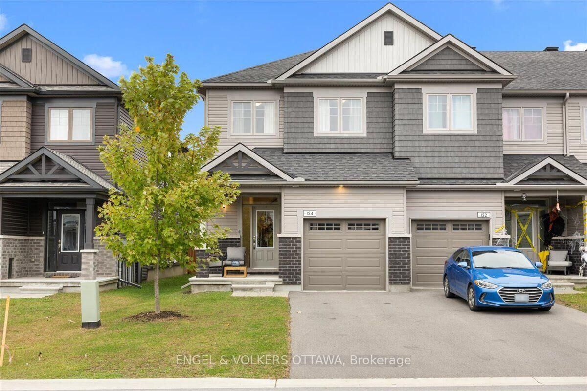 Property Photo:  124 Patchell Place N  ON K0G 1J0 