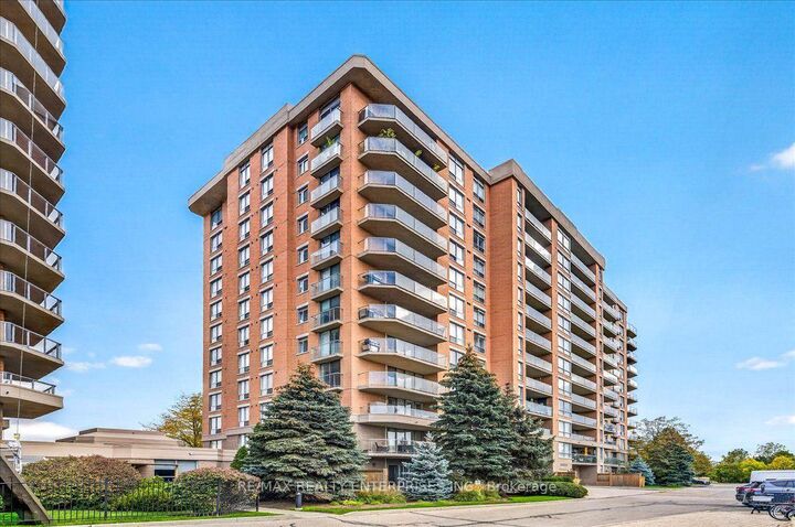Property Photo:  1150 Parkwest Place 403  ON L5E 3K4 