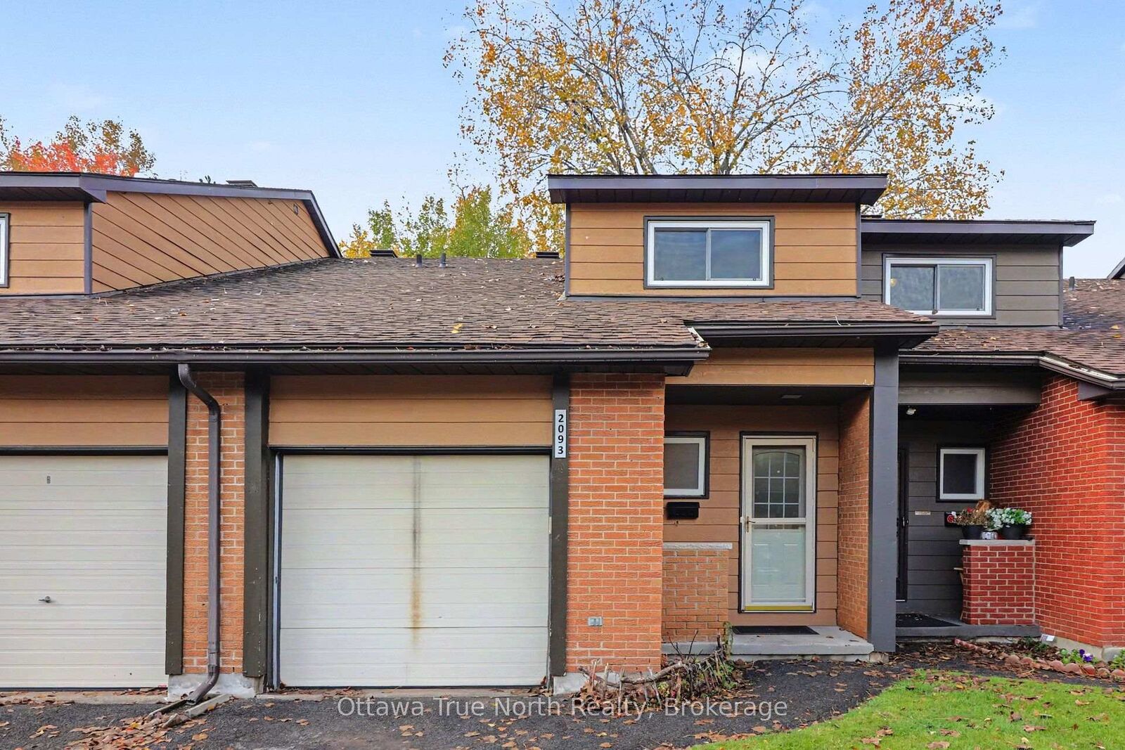 Property Photo:  2093 Orient Park Drive 132  ON K1B 4W1 