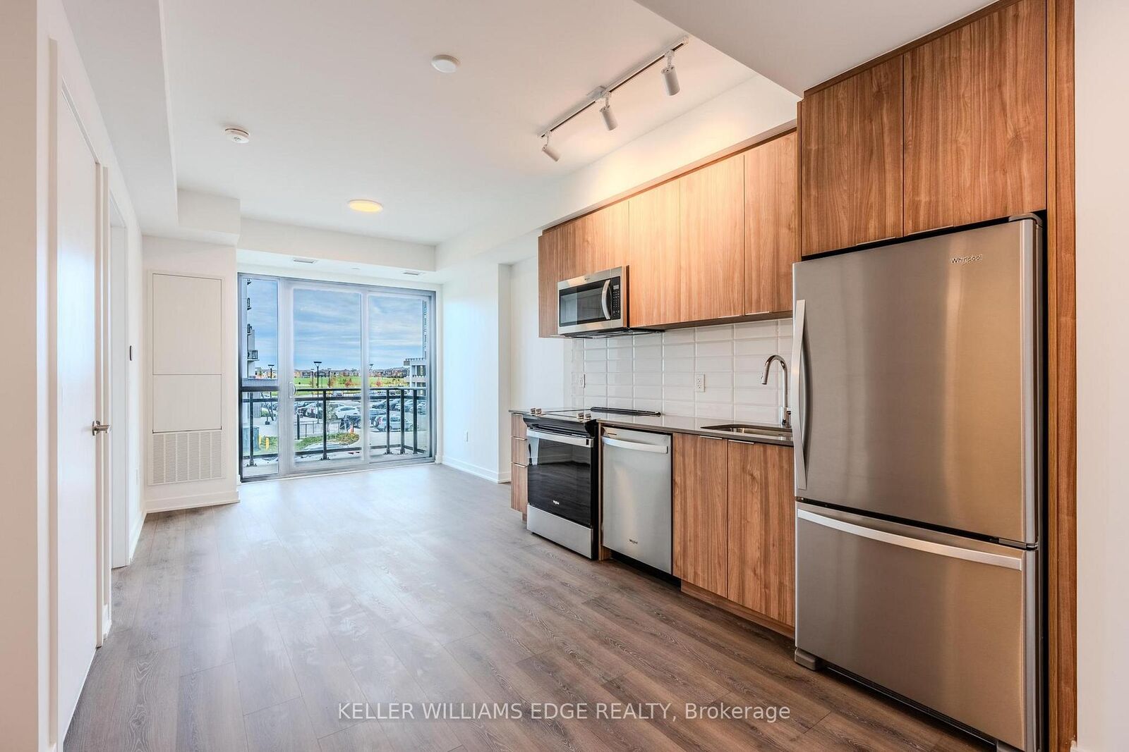 Property Photo:  720 Whitlock Avenue 202  ON L9T 2X5 