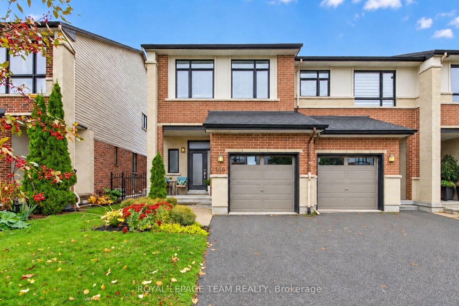 Property Photo:  166 Mattingly Way  ON K4M 0C4 