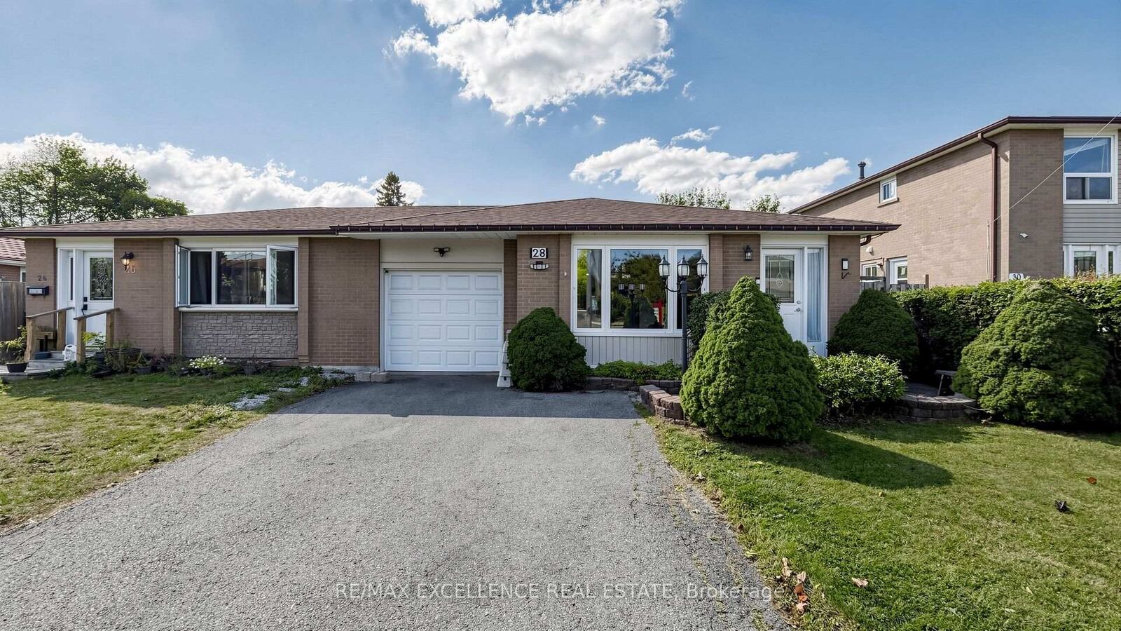Property Photo:  28 Glenvale Boulevard  ON L6S 1J1 