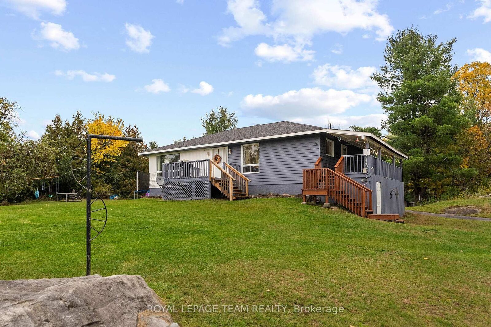 Property Photo:  2380 Johnston Road  ON K7V 3Z8 
