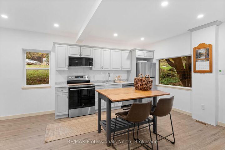 Property Photo:  55 Park Street  ON K0M 1S0 