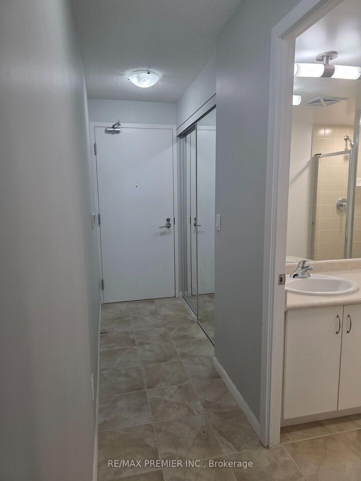 Property Photo:  209 Fort York Boulevard 475  ON M5V 4A1 