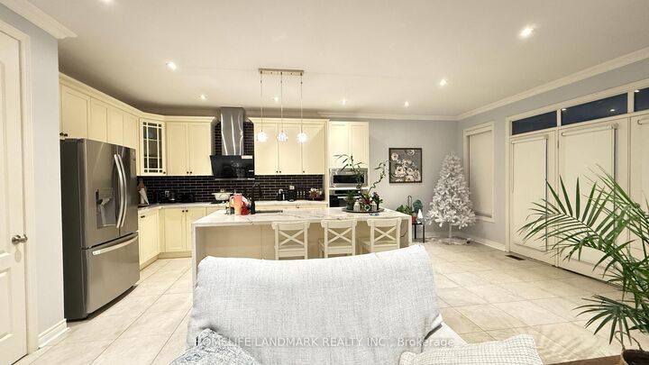 Property Photo:  31 Warren McBride Crescent  ON L4G 0W4 