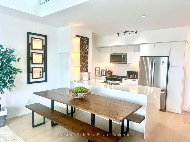 Property Photo:  31 Huron Street 617  ON L9Y 5T7 