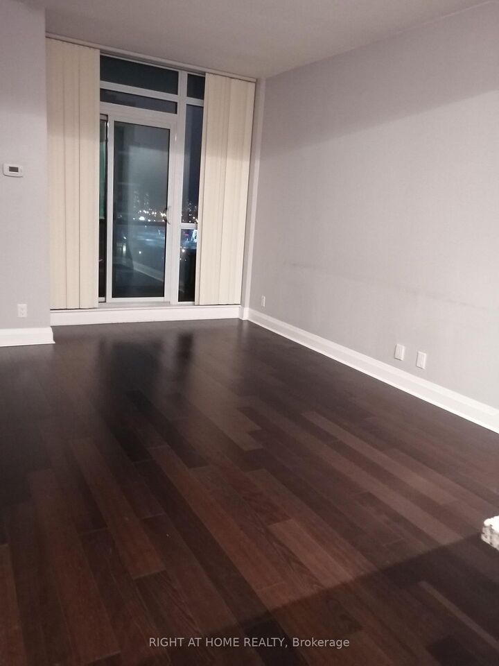 Property Photo:  1185 The Queensway Avenue 1001  ON M8Z 1R6 