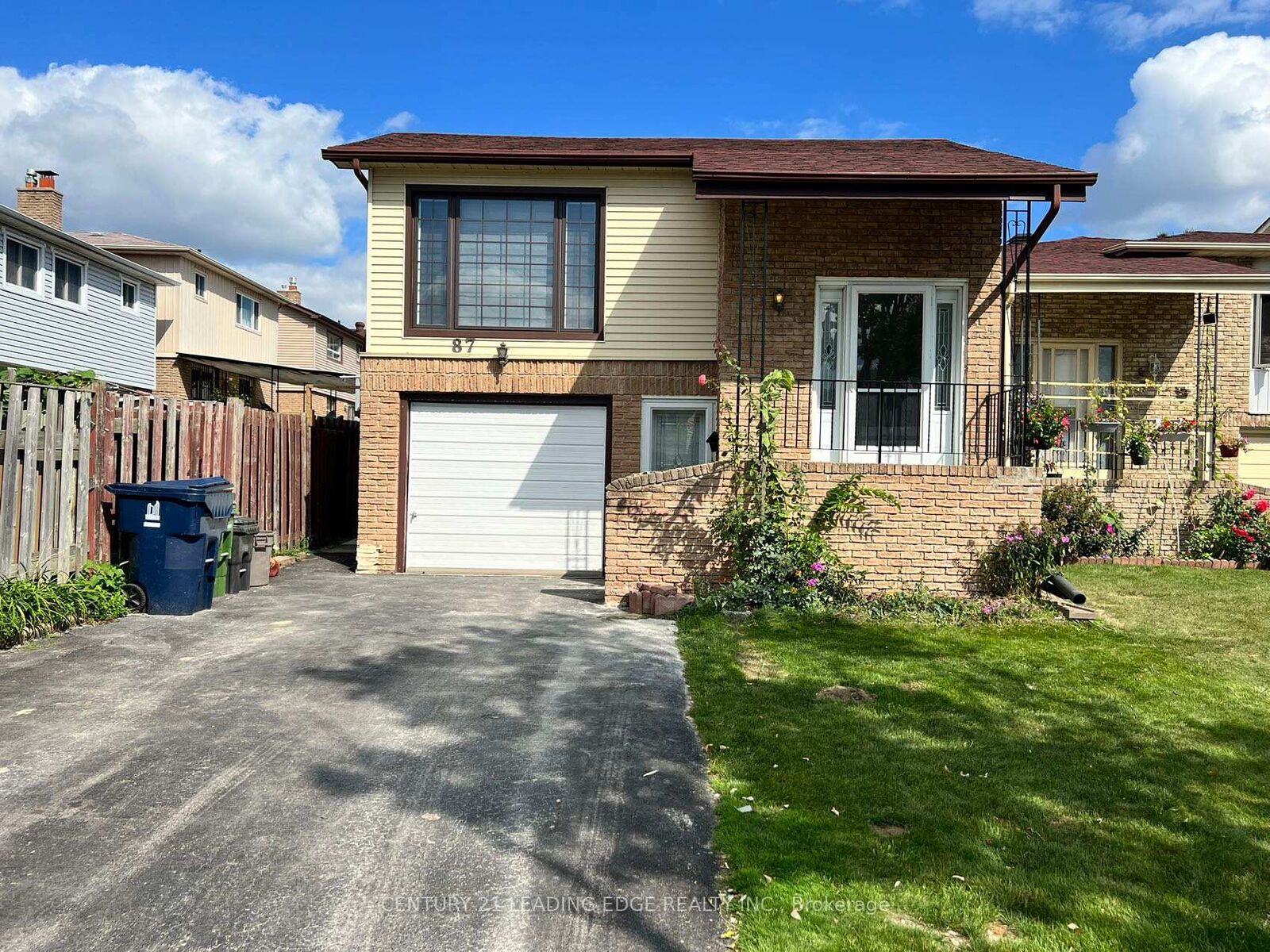 Property Photo:  87 Dunmail Drive Upper  ON M1V 1V8 