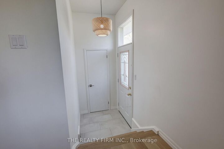 Property Photo:  408 Ridgewood Crescent Main Floor  ON N6J 3H3 