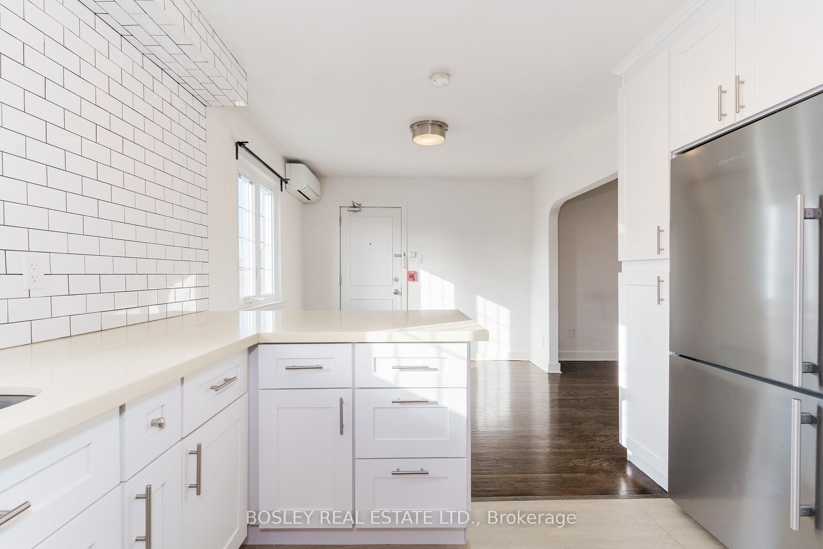 Property Photo:  308 S Kingsway Road 5  ON M6S 3T9 