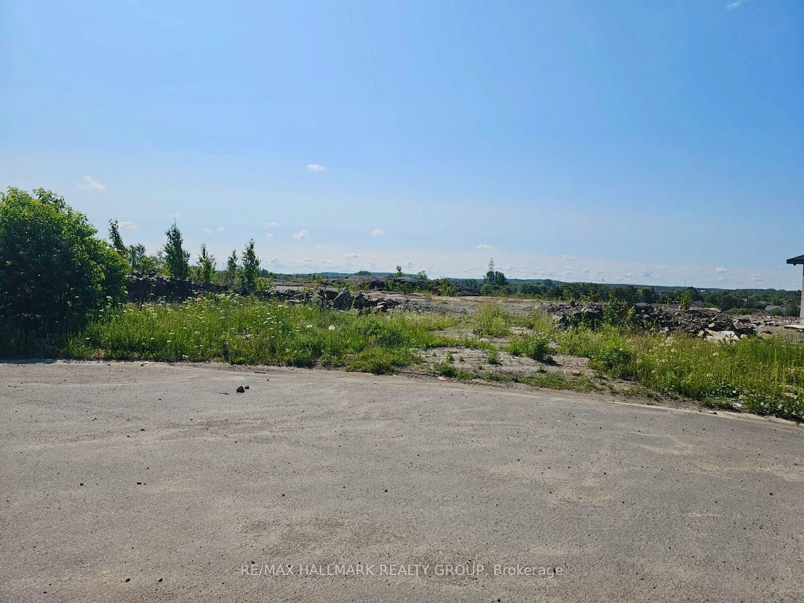 Property Photo:  427 Verna Court  ON P3A 0B5 