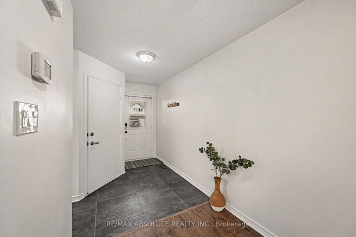 Property Photo:  13 Spruce Crescent  ON K7S 3V8 
