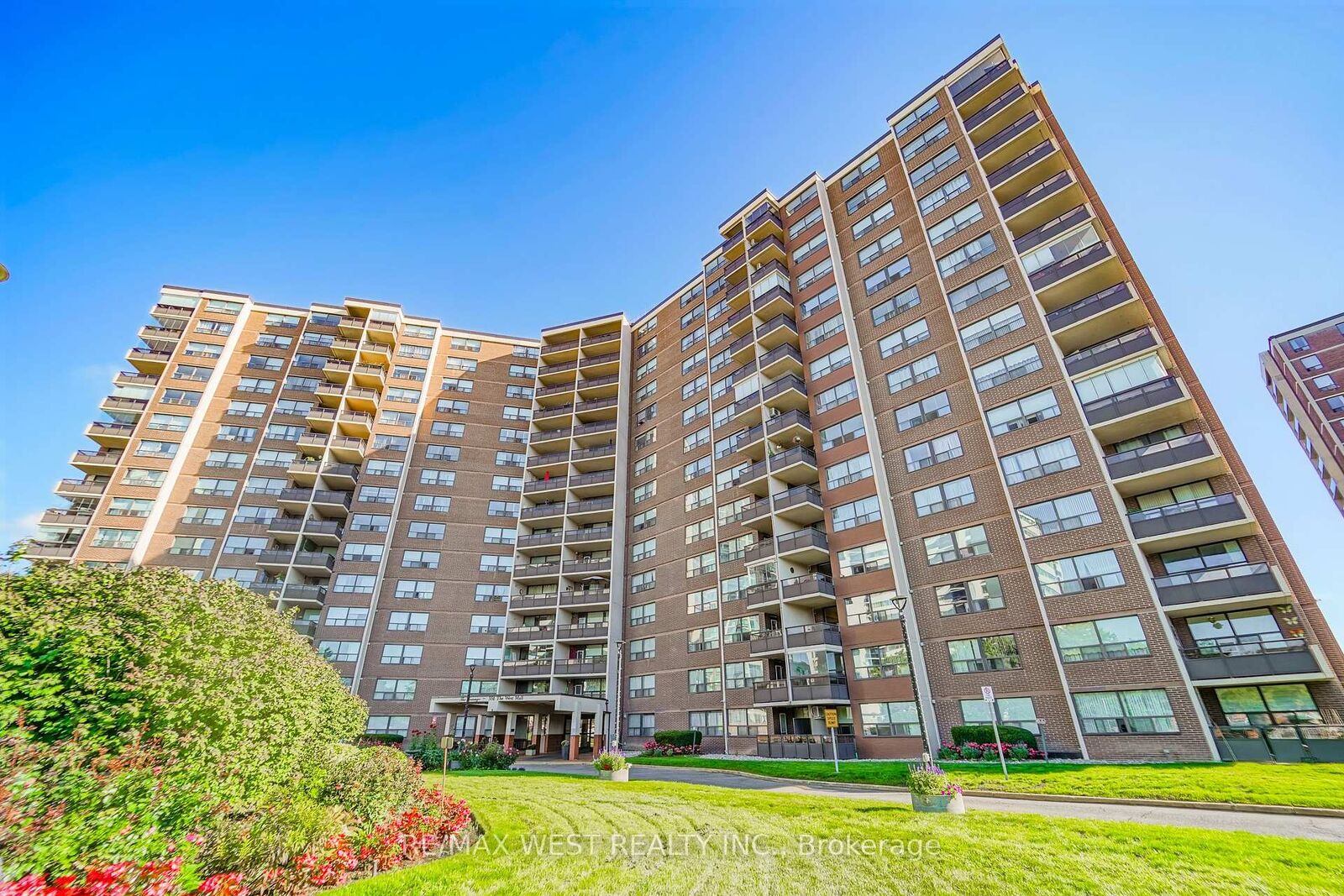 Property Photo:  551 The West Mall N/A 803  ON M9C 1G7 