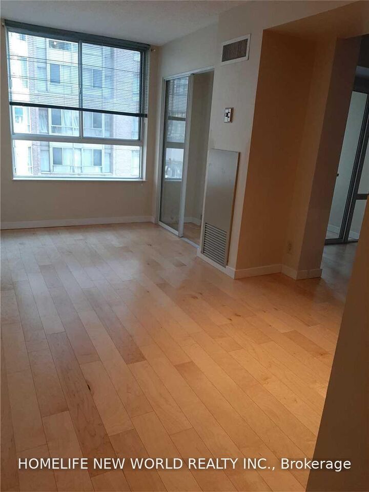 Property Photo:  711 Bay Street 821  ON M5G 2J8 