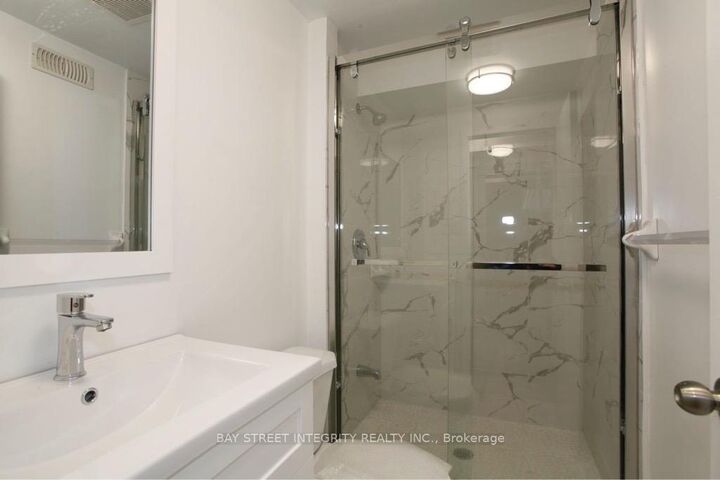 Property Photo:  87 Tulane Crescent  ON M3A 2C2 