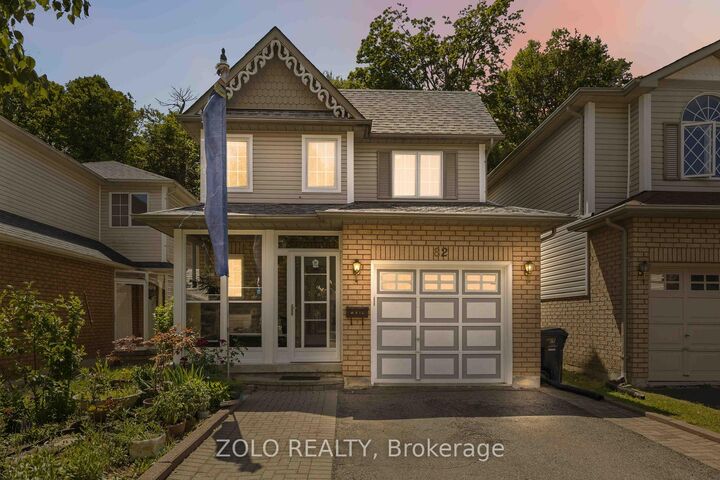 Property Photo:  82 Piperbrook Crescent  ON M1E 5G9 