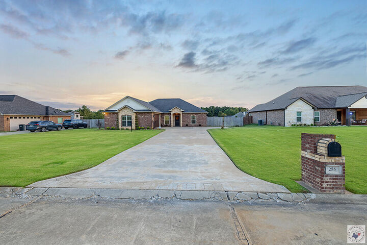 Property Photo: 255 Patriot Way TX 75501