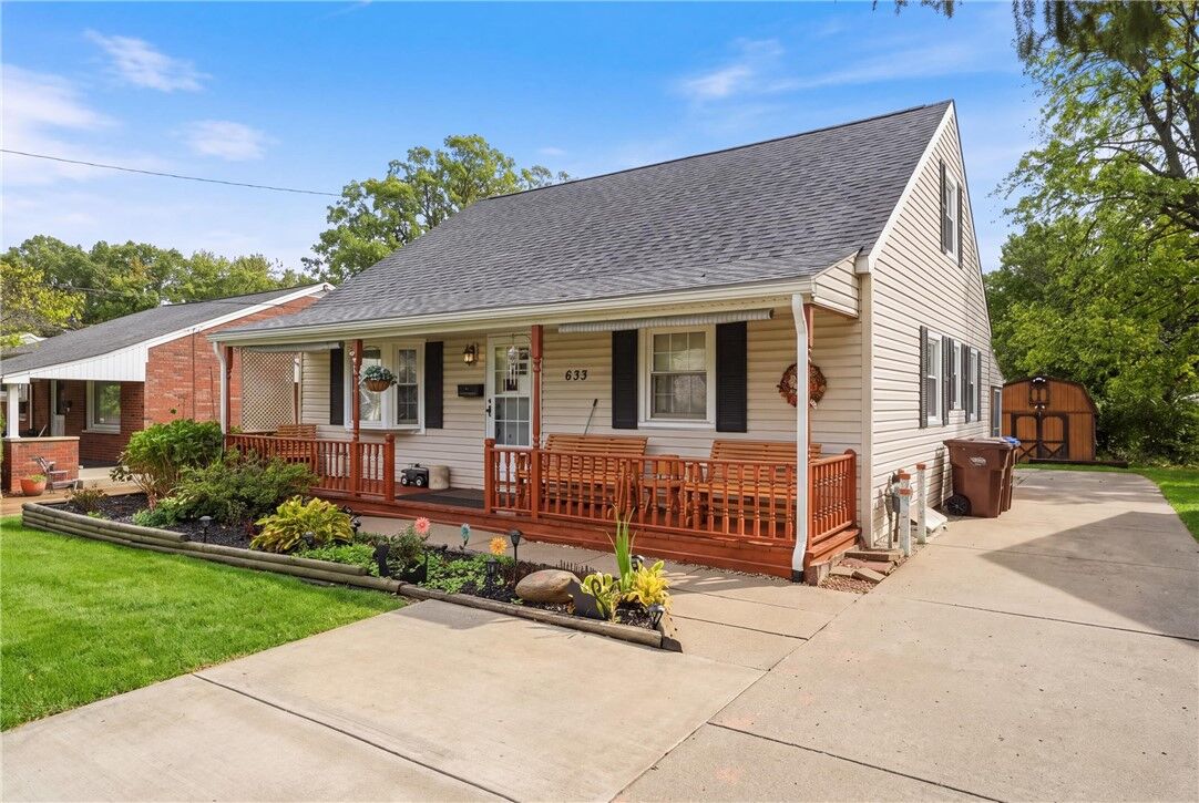 Property Photo:  633 Spencer Ave  PA 16146 