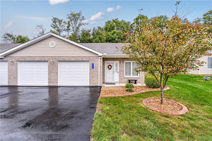 Property Photo: 563 Sunview Cir PA 15650