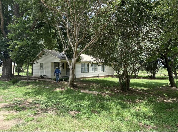 Property Photo:  4764 W US Highway 79  TX 76567 