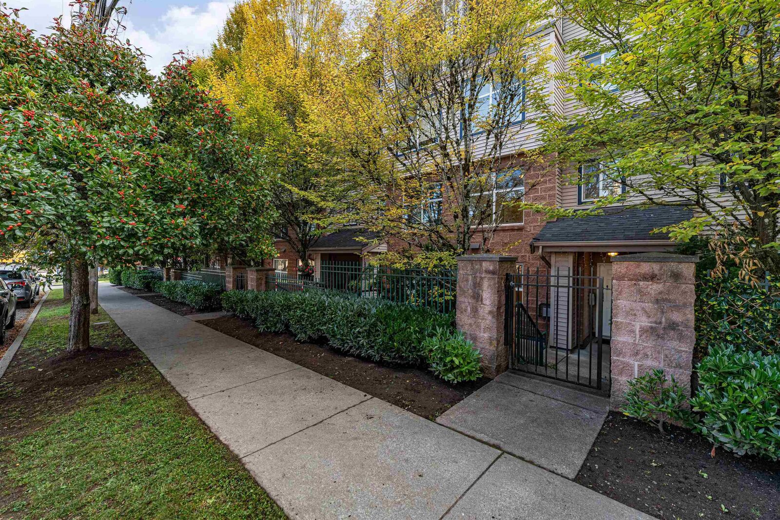Property Photo:  5688 Wessex Street  BC V5R 6G7 