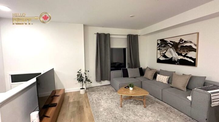 Property Photo: 2035 Glenaire Drive 213 BC V7P 1Y2